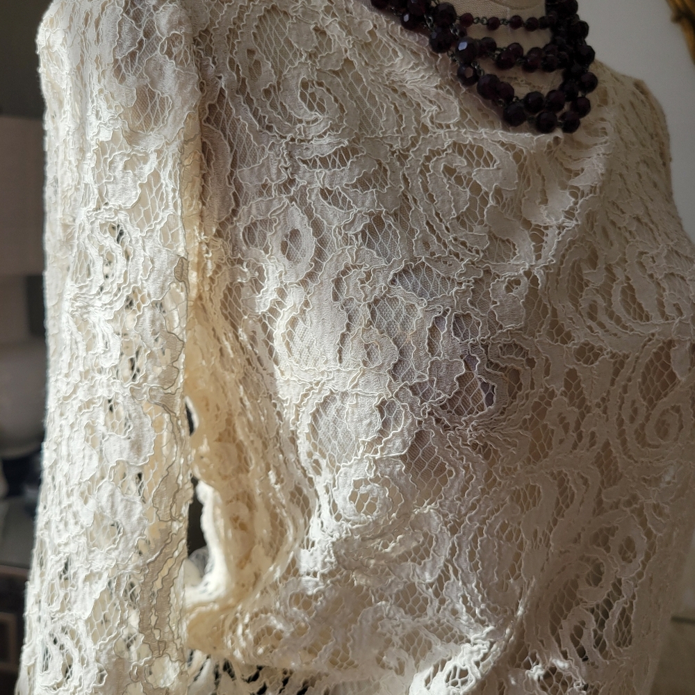 Elegant Loft cream lace top - Picture 2 of 4